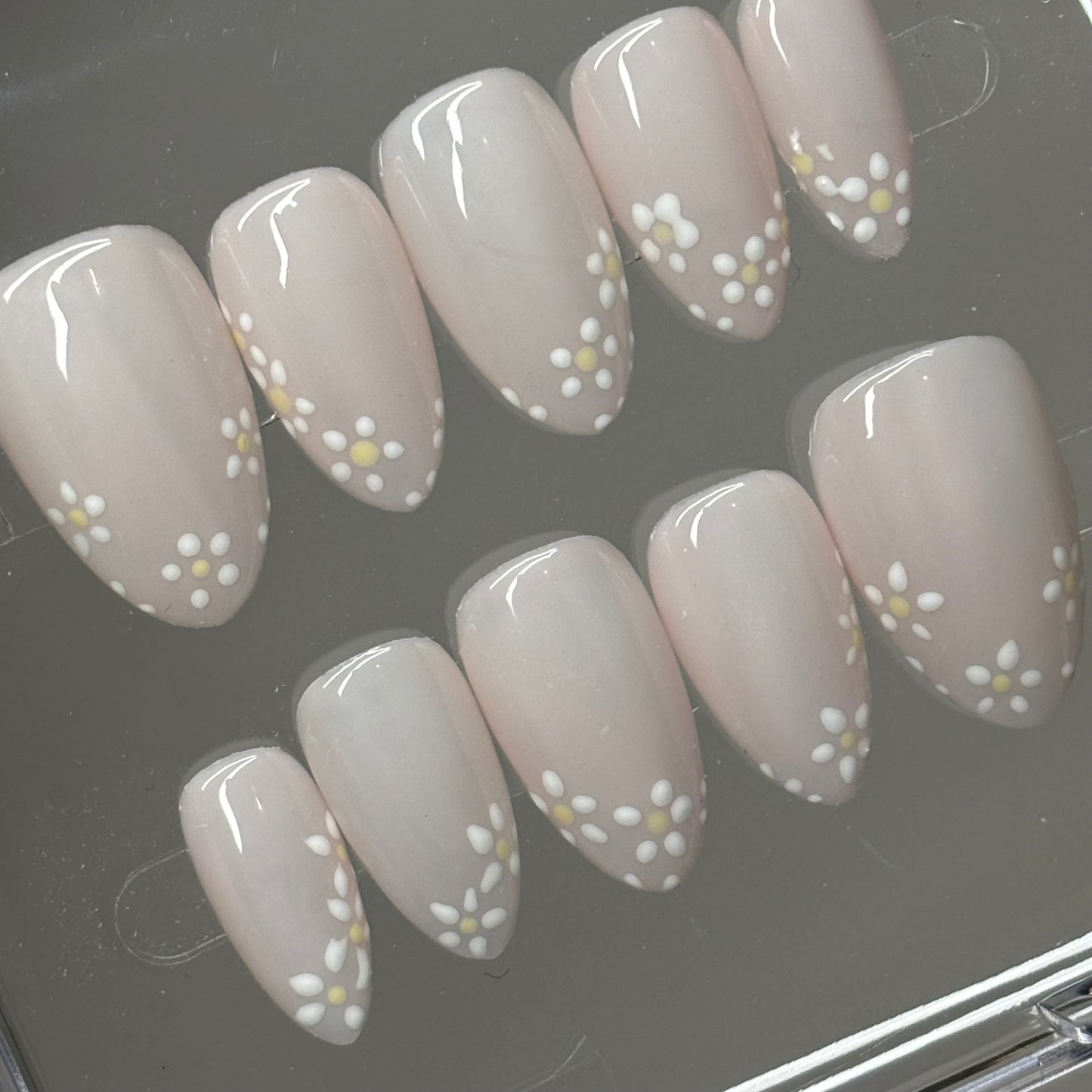White Daisy